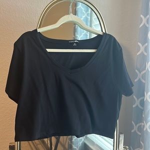 Basic Black crop Tee